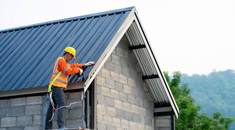 Professional gutter cleaning in Akron, IN